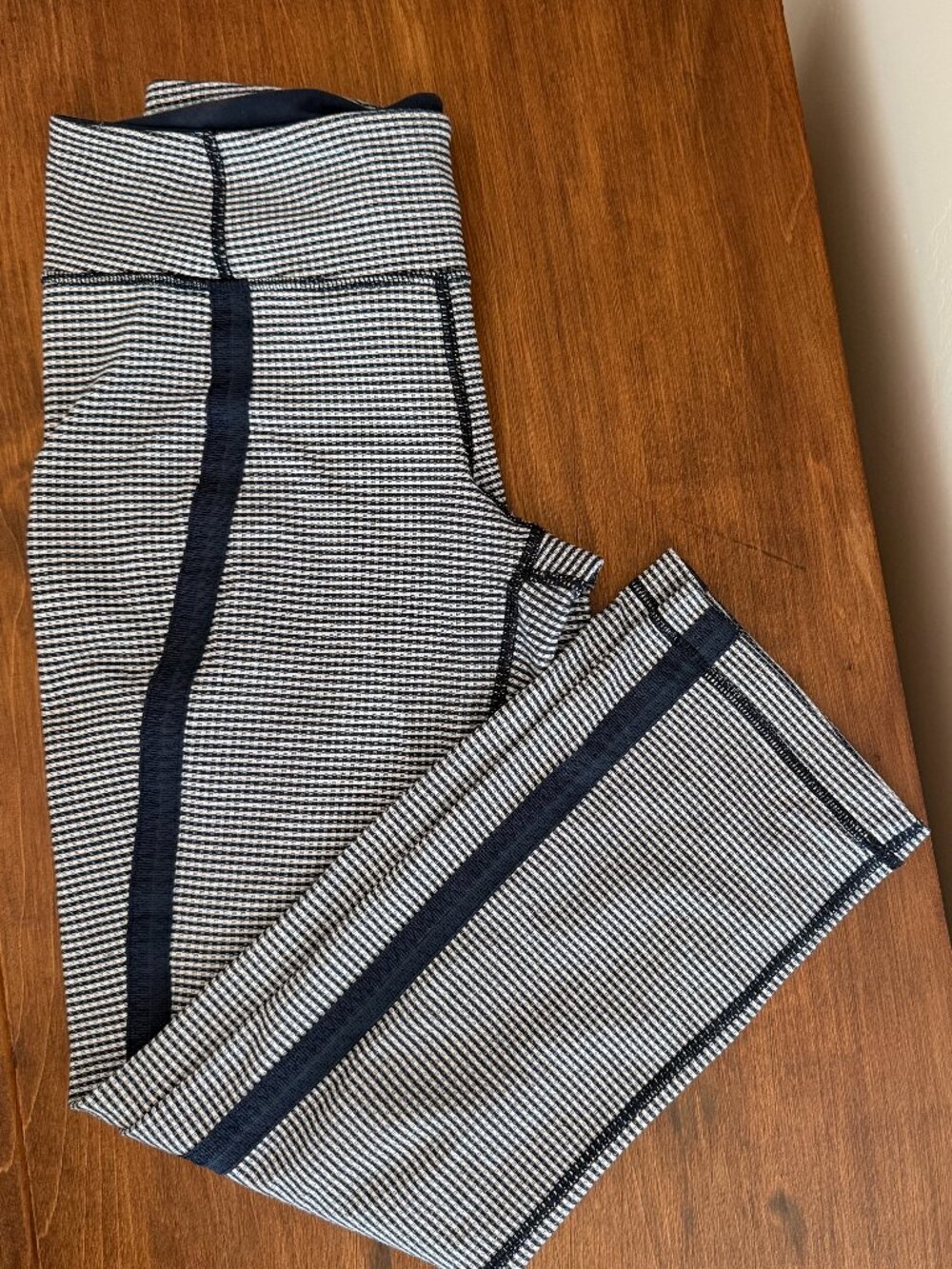 Lululemon Coast To Class Pant Womens 6 Navy White Gingham Mid Rise Cropped Yoga